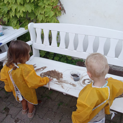 Malen mit Erdfarbe Malen mit Erdfarbe